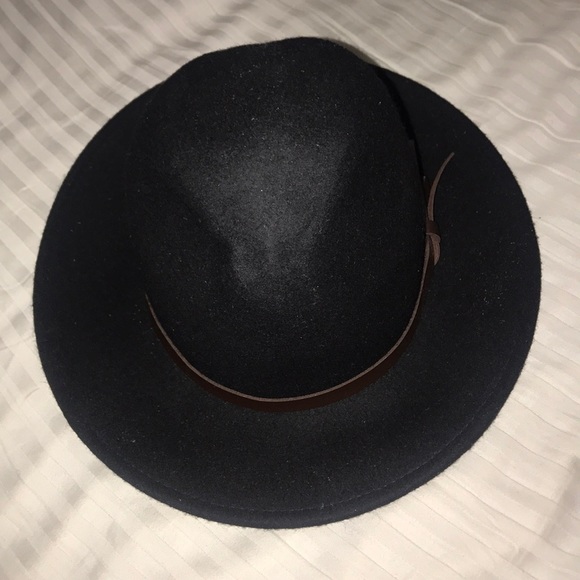 Accessories - Black Chic Hat 🎩